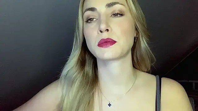 Snapshot of ScarlettSensitive chatting on 05-16-26, 02:27 ScarlettSensitive online show from 05-16-26, 02:27