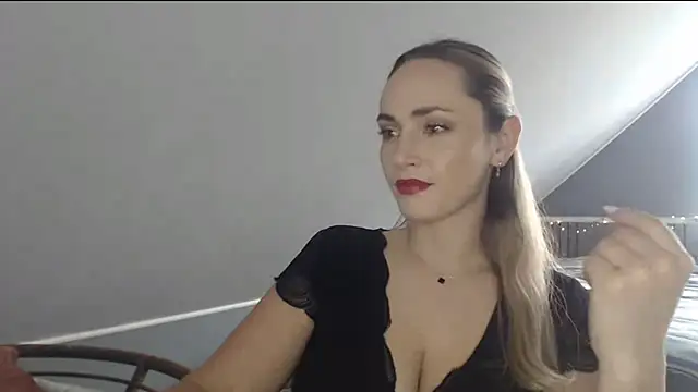 Snapshot of ScarlettSensitive chatting on 06-01-26, 06:26 ScarlettSensitive online show from 06-01-26, 06:26