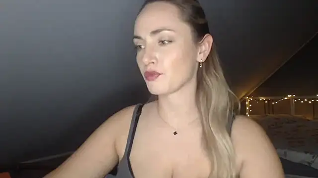 Snapshot of ScarlettSensitive chatting on 06-07-26, 08:12 ScarlettSensitive online show from 06-07-26, 08:12