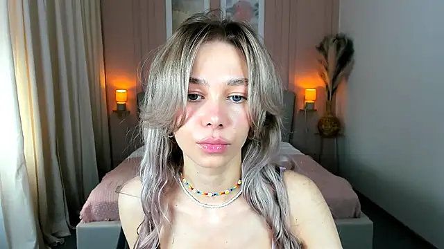 LuluAlis online show from 04-25-26, 01:14