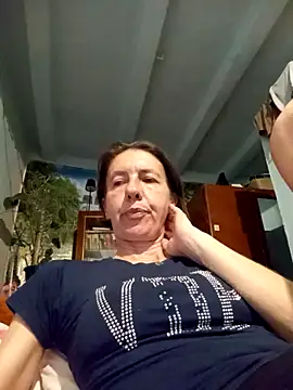 Snapshot of Tania9876 chatting on 05-10-26, 08:36 Tania9876 online show from 05-10-26, 08:36