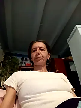 Snapshot of Tania9876 chatting on 05-16-26, 06:39 Tania9876 online show from 05-16-26, 06:39