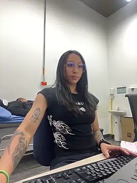 mina harker online show from 04-20-26, 04:43