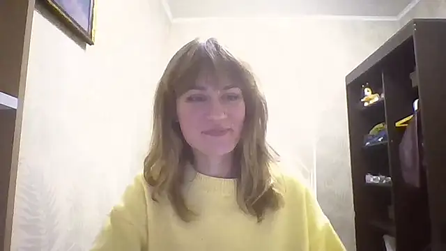 ElenoreHolguin online show from 04-18-26, 07:07