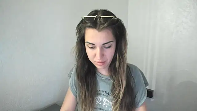 summmmersky1 online show from 04-14-26, 05:30