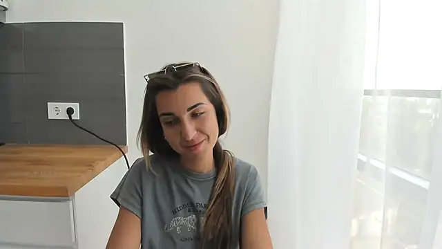 Snapshot of summmmersky1 chatting on 07-28-26, 02:13 summmmersky1 online show from 07-28-26, 02:13