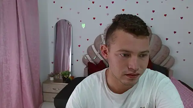 Snapshot of sven_fox723 chatting on 05-15-26, 01:07 sven fox723 online show from 05-15-26, 01:07