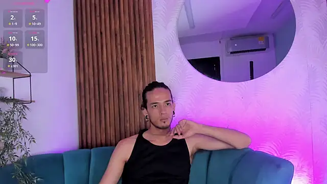 Snapshot of Skinny_Mac chatting on 07-16-26, 01:50 Skinny Mac online show from 07-16-26, 01:50