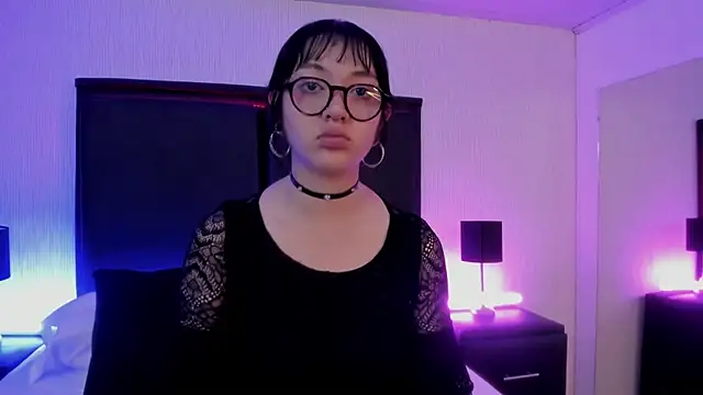 Snapshot of LilithBluum chatting on 06-03-26, 01:25 LilithBluum online show from 06-03-26, 01:25