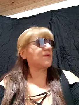 luanacurvy online show from 04-22-26, 09:49