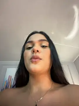 Bella-Ferrer online show from 04-18-26, 06:34