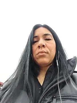 Snapshot of Camillemonroe_ chatting on 04-29-26, 11:36 Camillemonroe online show from 04-29-26, 11:36