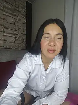 Snapshot of Camillemonroe_ chatting on 06-07-26, 09:02 Camillemonroe online show from 06-07-26, 09:02