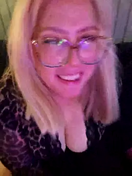 Snapshot of LexySaint chatting on 09-16-25, 04:52 LexySaint online show from 09-16-25, 04:52