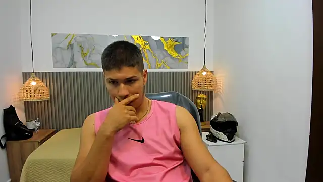 AlessandroFranco online show from 06-18-26, 01:26