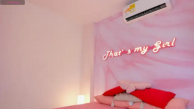 Snapshot of Adalyn_Cute chatting on 07-18-26, 11:47 Adalyn Cute online show from 07-18-26, 11:47
