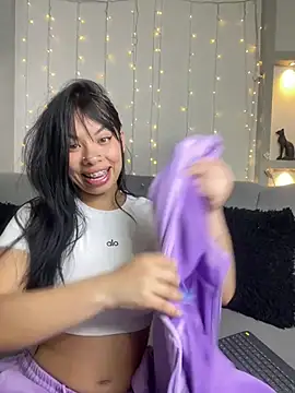 Snapshot of Queen_Chanel_XXX chatting on 05-03-26, 08:15 Queen Chanel XXX online show from 05-03-26, 08:15