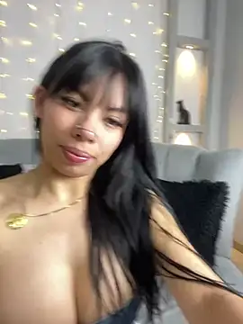Snapshot of Queen_Chanel_XXX chatting on 05-26-26, 08:05 Queen Chanel XXX online show from 05-26-26, 08:05