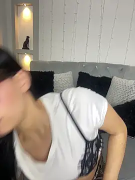 Snapshot of Queen_Chanel_XXX chatting on 06-08-26, 08:20 Queen Chanel XXX online show from 06-08-26, 08:20