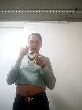 Alisson-Miller online show from 04-12-26, 04:12