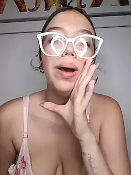 Snapshot of Kitty_Loveee chatting on 07-16-26, 09:10 Kitty Loveee online show from 07-16-26, 09:10