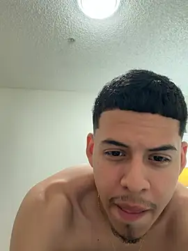 Snapshot of LatinHotxx2 chatting on 07-26-26, 06:32 LatinHotxx2 online show from 07-26-26, 06:32