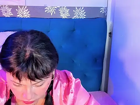 Snapshot of brunne_eva chatting on 05-07-26, 06:19 brunne eva online show from 05-07-26, 06:19
