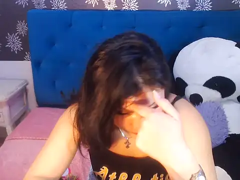 Snapshot of brunne_eva chatting on 05-20-26, 02:51 brunne eva online show from 05-20-26, 02:51