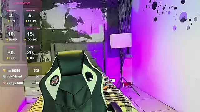 liam scoot  online show from 04-20-26, 05:32