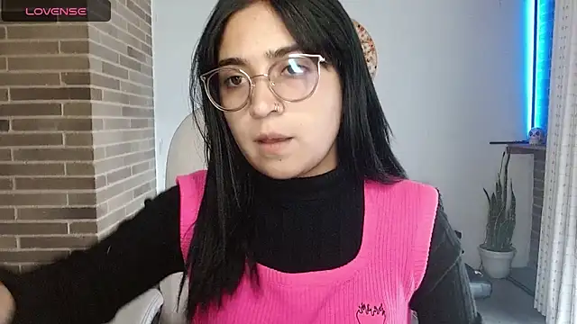 sweet-little online show from 03-17-26, 08:34