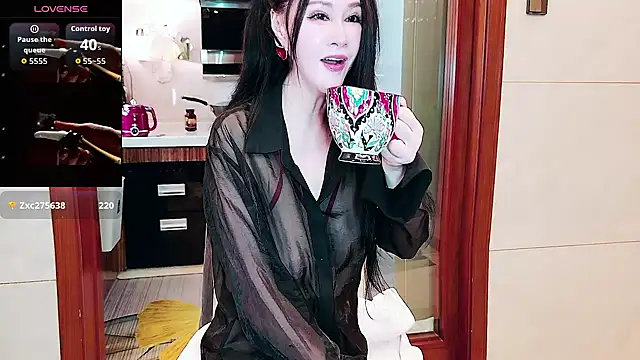 Snapshot of nuanuanbaobei chatting on 06-04-26, 05:35 nuanuanbaobei online show from 06-04-26, 05:35