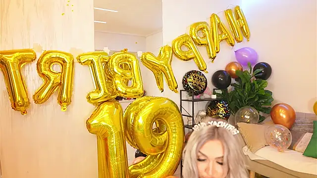 ArianaXO  online show from 04-22-26, 08:17