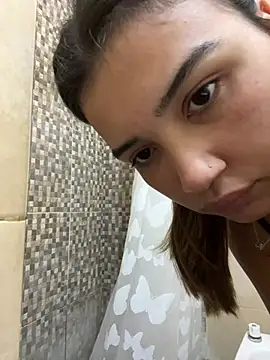 Snapshot of miicbebita chatting on 04-17-26, 01:47 miicbebita online show from 04-17-26, 01:47