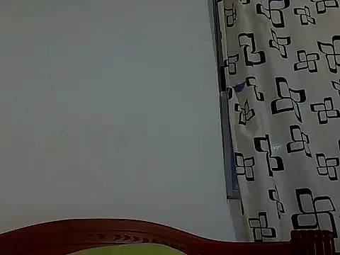 Snapshot of _SaraWilliams1_ chatting on 07-11-26, 10:51 SaraWilliams1 online show from 07-11-26, 10:51