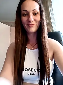 LunaCrystall online show from 05-08-26, 03:50