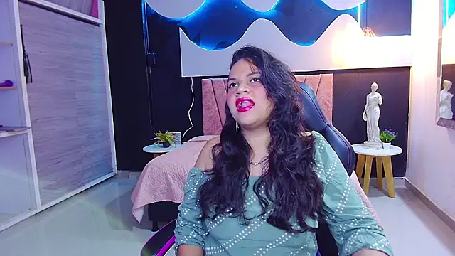 scarlettt  joness online show from 04-24-26, 02:14