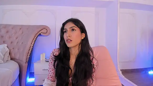 LucianaBlanco  online show from 06-15-26, 08:44