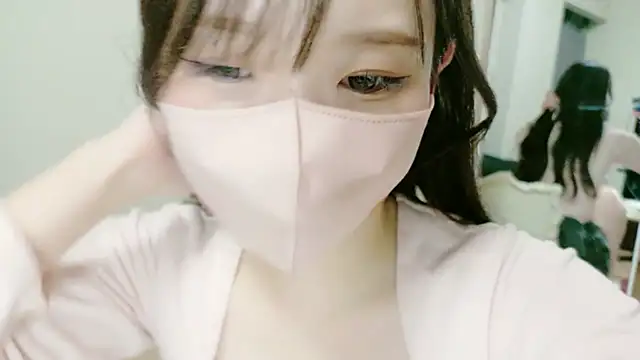 Snapshot of himachan_v chatting on 04-26-26, 11:08 himachan v online show from 04-26-26, 11:08