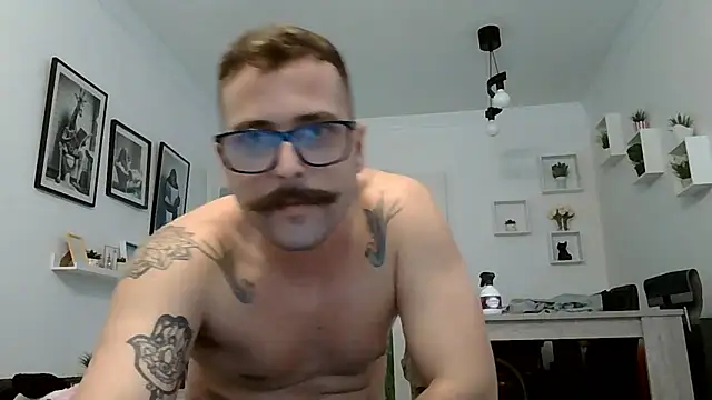 Snapshot of yanick931 chatting on 07-22-26, 03:48 yanick931 online show from 07-22-26, 03:48