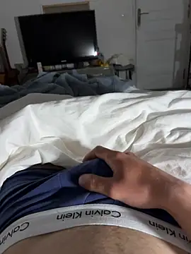 Elian0406 online show from 04-14-26, 08:26