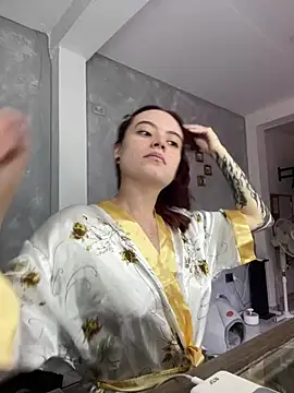 Snapshot of Emmy_miaw chatting on 06-02-26, 06:21 Emmy miaw online show from 06-02-26, 06:21