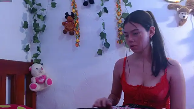 Snapshot of Draculaura_X chatting on 04-22-26, 11:50 Draculaura X online show from 04-22-26, 11:50