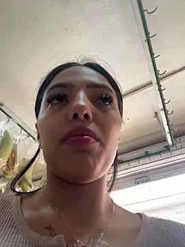 sylphiee  online show from 03-24-26, 06:46