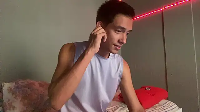 BrownBoyLover01 online show from 03-18-26, 04:21