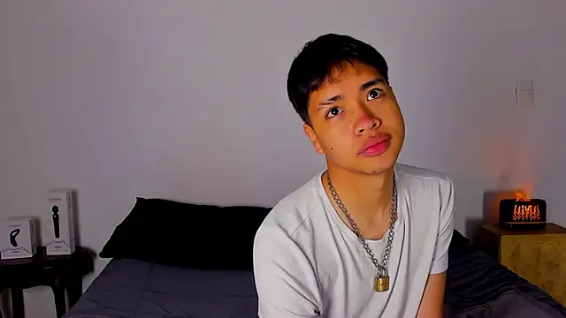 Lee Colee online show from 04-28-26, 01:37