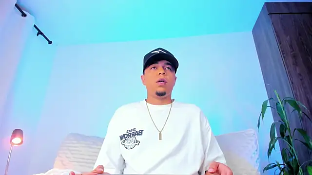 Snapshot of Randdy_333 chatting on 03-20-26, 05:34 Randdy 333 online show from 03-20-26, 05:34