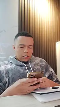 Snapshot of Randdy_333 chatting on 03-25-26, 01:44 Randdy 333 online show from 03-25-26, 01:44