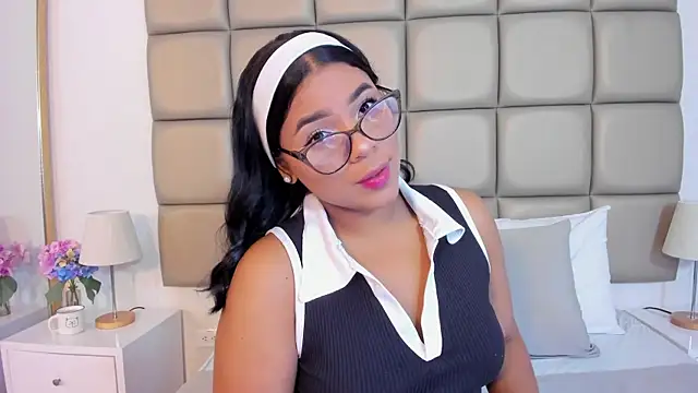 lilly williamss online show from 03-25-26, 03:23