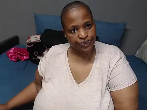 Bustydiva83 online show from 06-19-26, 09:18