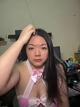 Snapshot of AYW-22 chatting on 03-15-26, 08:42 AYW-22 online show from 03-15-26, 08:42